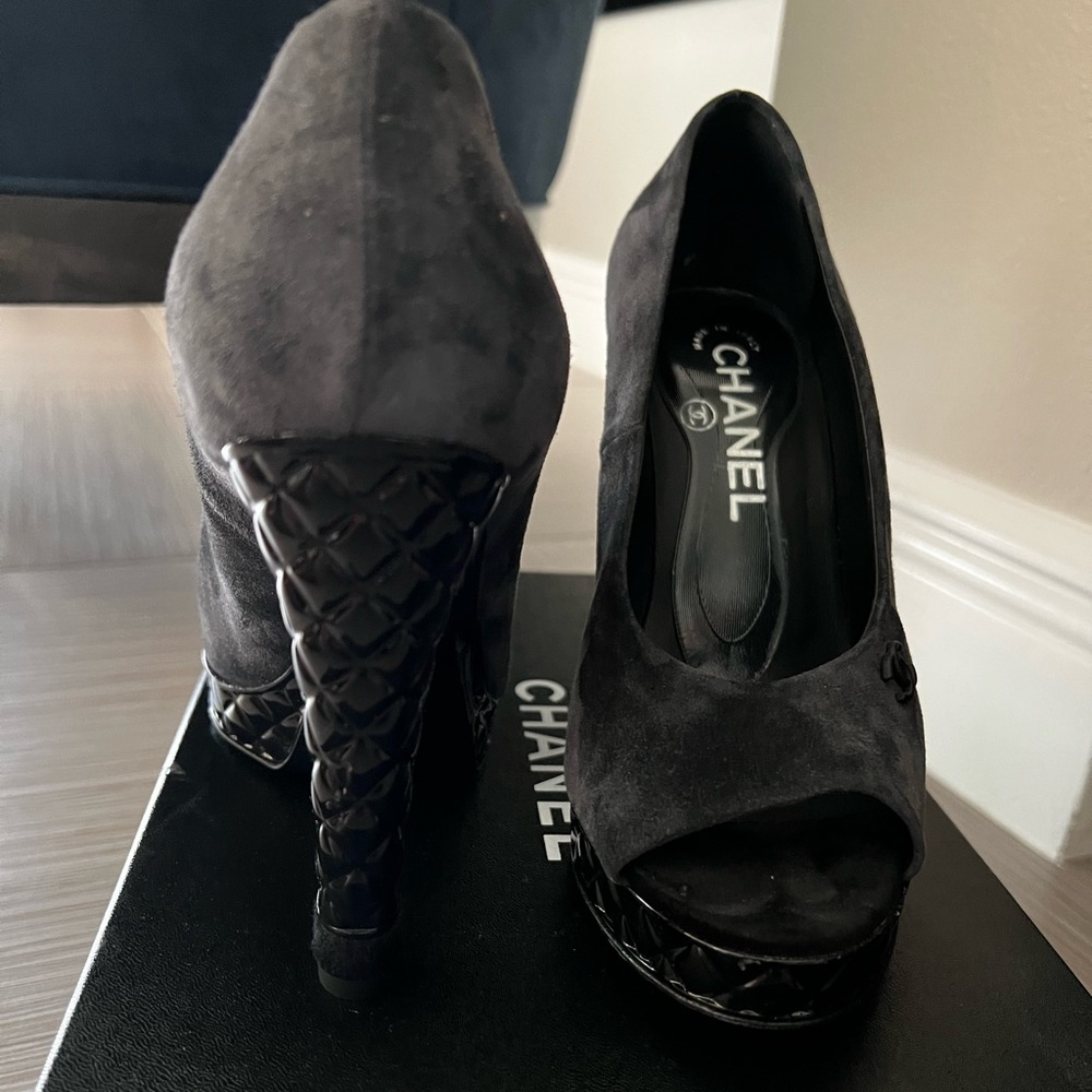 Brand new Chanel gray suede pumps never worn!